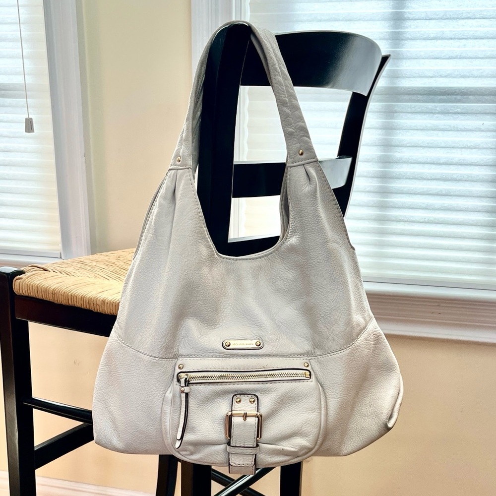 Michael Kors Austin Large Hobo Shoulder Bag Taupe Pebbled Leather w/Snap Closure